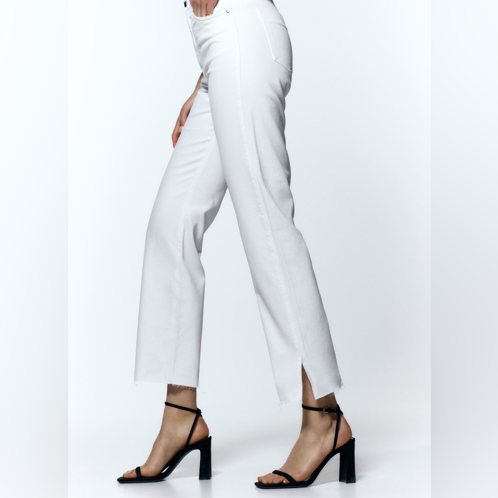 Z1975 WHITE SLIT HEM STRAIGHT JEANS